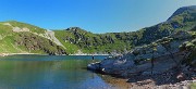 11 Lago Moro (2235 m) con vista sul Passo di Valcervia al cen tro-destra